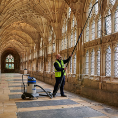 SkyVac Internal 30 High Reach Vacuum
