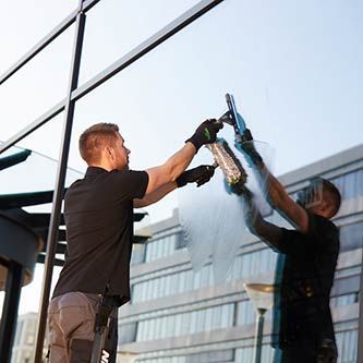 Unger ErgoTec Ninja Window Squeegee 35cm (Ergonomic Swivel Handle)